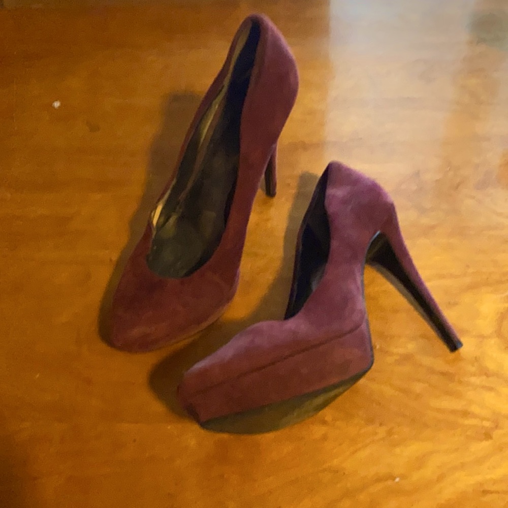 Beautiful shoes from guess slightly used 50$ or best offer